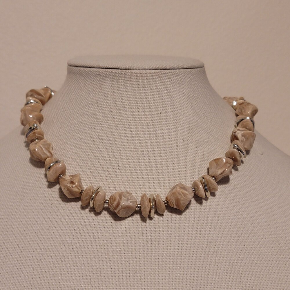Beige Marble-Style Bead Necklace with Silver Accents